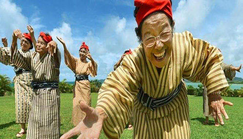 Nhóm nhạc “bà lão” gây sốt tại Nhật Bản
